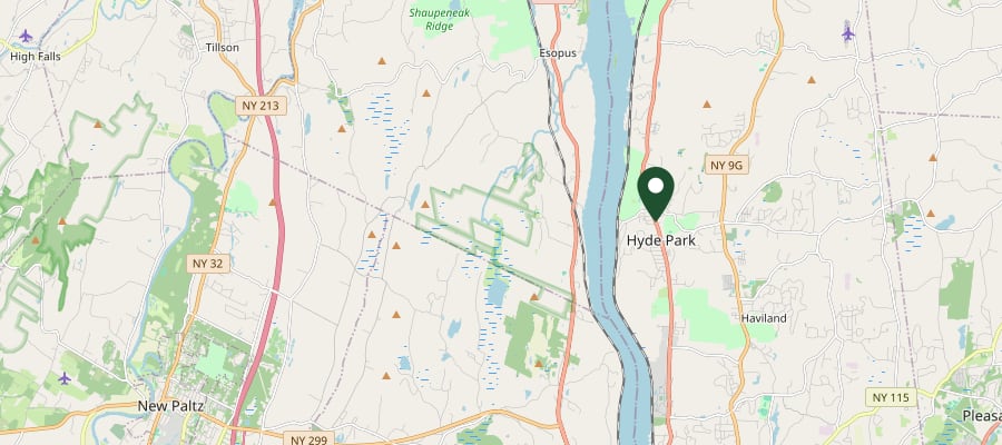Locator map showing Hyde Park, NY, within the GXB Precision Tree Care service area in Dutchess County